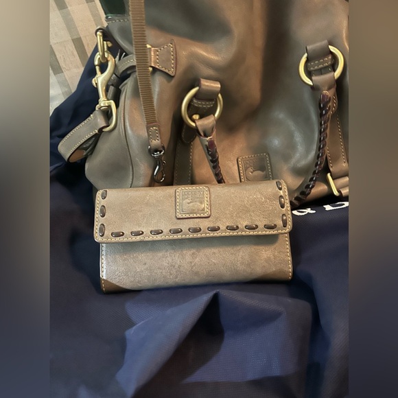 Dooney & Bourke